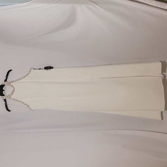 Adrianna Pappell Pearl Crepe Halter Gown - Picture 11 of 16
